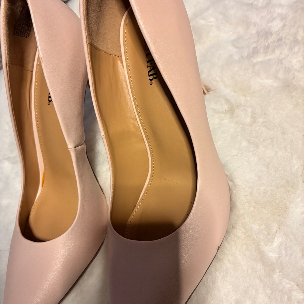 Elegant Soft Pink Women's Just Fab Pumps